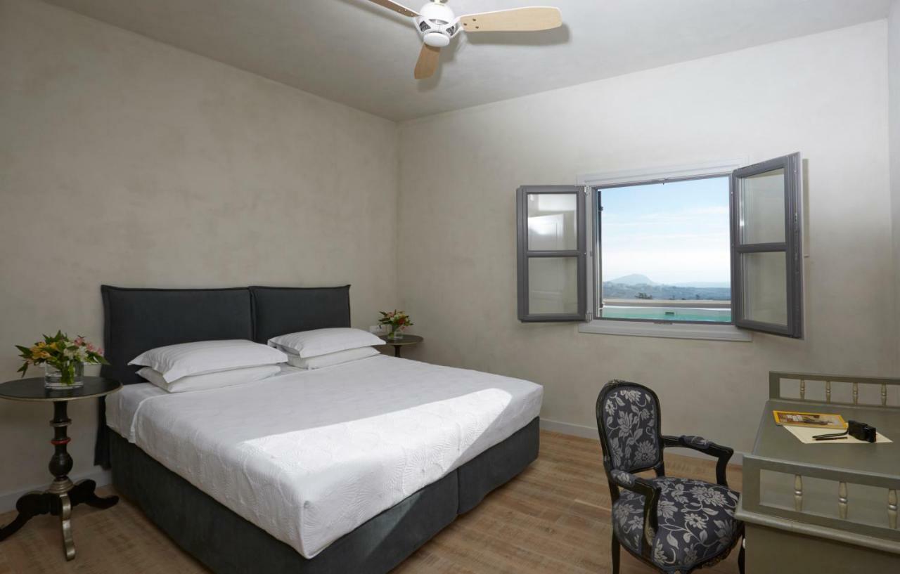 Ioulia Villa *