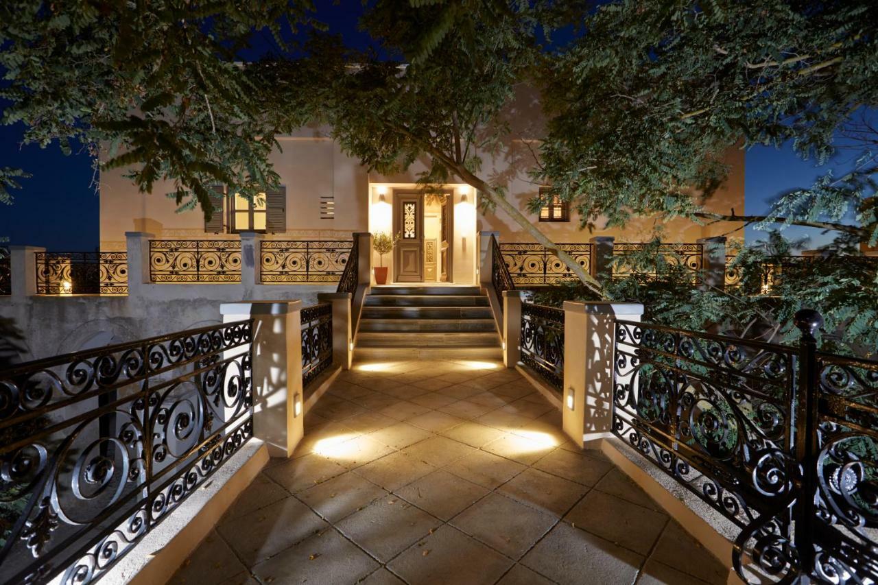 Ioulia Villa *